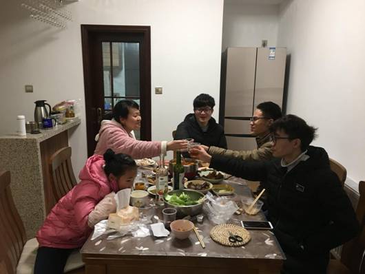 1.24余燕书记家吃饭